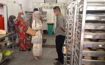 Pastikan Aman Konsumsi, Inspeksi Kesehatan Lingkungan Pabrik Roti