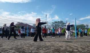 Tingkatkan Kebugaran Pegawai Laksanakan Senam Pagi