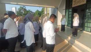 Pegawai Apel Perdana Pasca Libur Lebaran, Kembali Tingkatkan Disiplin dan Pelayanan